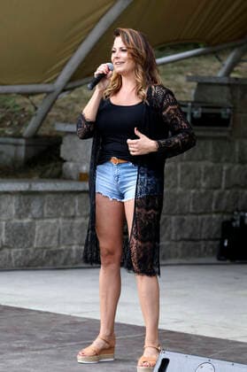 Nicci Schubert live beim Arnsdorf-Dorffest 2021. Arnsdorf, 22.08.2021