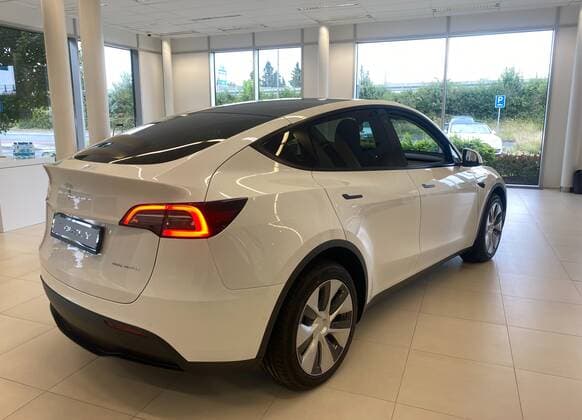 The American company Tesla presented a new Tesla Model Y electric car to journalists on August 23, 2021 in Pruhonice, Czech Republic. (CTKxPhoto JaroslavxBenes) CTKPhotoP2021082304414  BNS 2