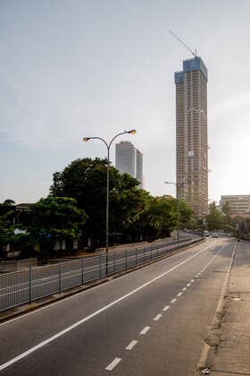 Sri Lanka: Third wave lockdown Pettah, the Commercial hub of Colombo, turned into a ghost town duringa nationwide 10-day lockdown imposed to curb the spread of Covid-19 coronavirus third waveon Colombo, Sri Lanka colombo Western Sri Lanka Copyright: VimukthixEmbuldeniya