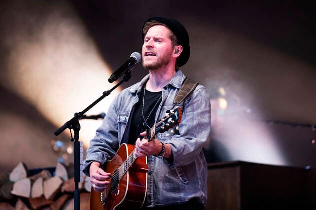 Johannes Oerding live beim Vor Deiner Tür Open Air im Steigerwaldstadion. Erfurt, 23.08.2021