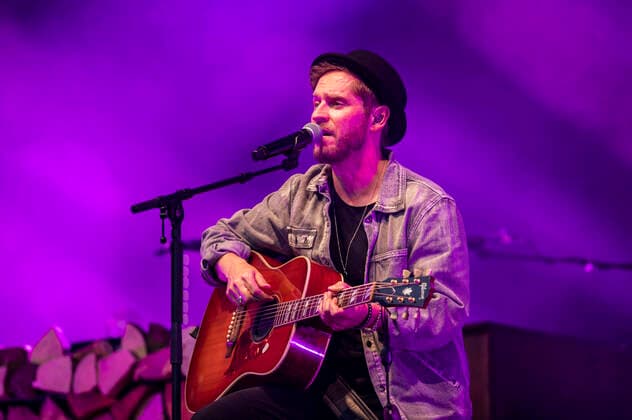 Johannes Oerding live beim Vor Deiner Tür Open Air im Steigerwaldstadion. Erfurt, 23.08.2021