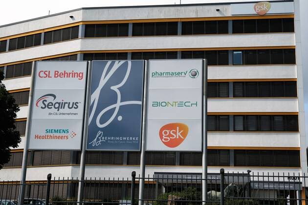 24.08.2021 xkhx Marburg Corona, Impfen, Impfstoff, Biontech Pfizer, Pharmakonzern BioNTech, schnelle Impfstoffproduktion des Corona-Vakzin BioNTech-Impfstoffwerk in Marburg
