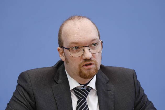 Bilder des Jahres 2021, News 08 August News Themen der Woche KW34 Marcus Grotian, Vorsitzender des Patenschaftsnetzwerks Afghanische Ortskräfte und Offizier bei der Bundeswehr, Deutschland, Berlin, Bundespressekonferenz, Thema: Lage der Ortskräfte in Afghanistan *** Marcus Grotian, Chairman of the Afghan Local Forces Sponsorship Network and Officer in the German Armed Forces, Germany, Berlin, Federal Press Conference, Topic Situation of the Local Forces in Afghanistan