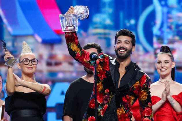 SOCHI, RUSSIA - AUGUST 25, 2021: Second runner up, Spanish singer Jorge Gonzalez (C front) is seen during the award ceremony on the closing day of the 2021 New Wave Song Contest, an international competition for young pop music performers. Eleven singers representing nine countries took part in the contest, which ran from 19 to 25 August. Vyacheslav Prokofyev TASS  TS10DC69