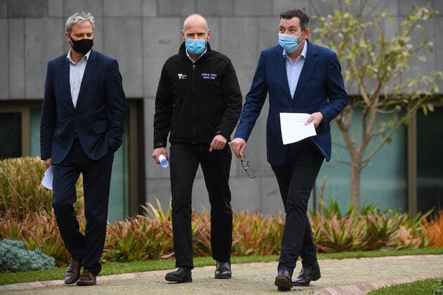 DANIEL ANDREWS COVID19 PRESSER, (L-R) Victorian Chief Health Officer Brett Sutton, Victoria s COVID-19 Commander Jeroen Weimar and Victorian Premier Daniel Andrews arrive to a press conference in Melbourne, Thursday, August 26, 2021. Victorian authorities are racing to bring the state s worsening Delta outbreak under control. ( NO ARCHIVING, EDITORIAL USE ONLY, NO USE IN BOOKS WITHOUT CONSENT MELBOURNE VIC AUSTRALIA  Copyright: xJAMESxROSSx 20210826001569800418