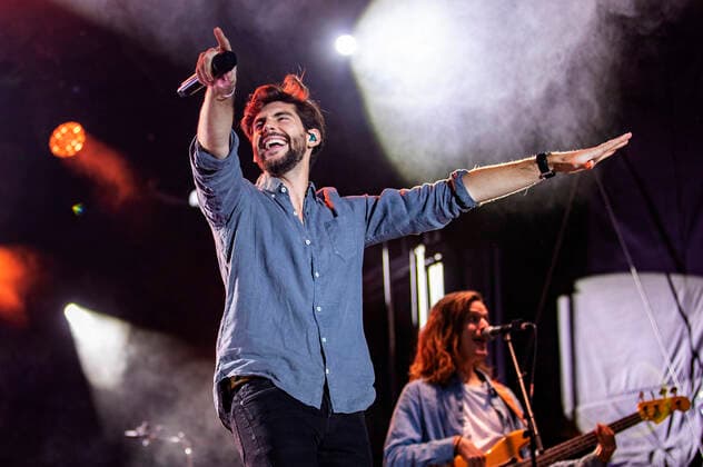Alvaro Soler live beim Vor Deiner Tür Open Air im Steigerwaldstadion. Erfurt, 25.08.2021
