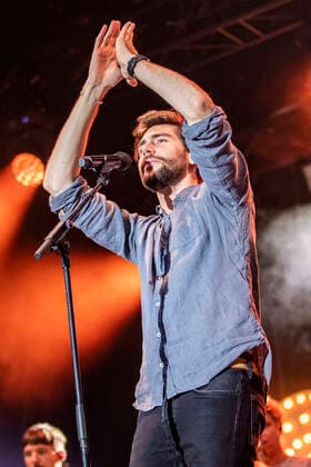 Alvaro Soler live beim Vor Deiner Tür Open Air im Steigerwaldstadion. Erfurt, 25.08.2021