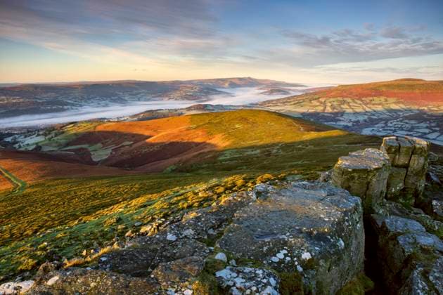 Looking west towards Pen-y-fan mountain from the top of the Sugar Loaf near Abergavenny. Copyright: xLoopxImages DavidxCheshirex DCH04521001