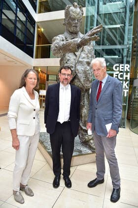 Gustav Heinemann Bürgerpreis 2021 Christina Rau, Elias Dray, Henning Scherf Verleihung des Gustav-Heinemann Bürgerpreises im Atrium des Willy-Brandt-Haus in Berlin am 26.08.2021