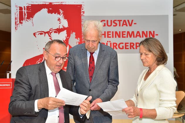 Gustav Heinemann Bürgerpreis 2021 Norbert Walter-Borjans, SPD, Henning Scherf, Christina Rau Verleihung des Gustav-Heinemann Bürgerpreises im Atrium des Willy-Brandt-Haus in Berlin am 26.08.2021