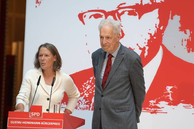 Gustav Heinemann Bürgerpreis 2021 Christina Rau, Henning Scherf Verleihung des Gustav-Heinemann Bürgerpreises im Atrium des Willy-Brandt-Haus in Berlin am 26.08.2021