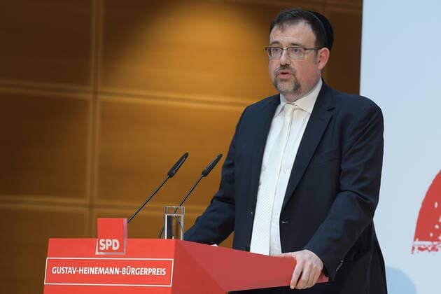 Gustav Heinemann Bürgerpreis 2021 Elias Dray Verleihung des Gustav-Heinemann Bürgerpreises im Atrium des Willy-Brandt-Haus in Berlin am 26.08.2021