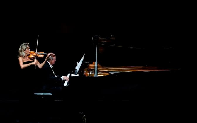 Bilder des Jahres 2021, Entertainment 08 August Entertainment Themen der Woche KW34 German violinist Anne-Sophie Mutter (L) and US pianist Lambert Orkis perform during a concert at the Musical Quincena festival of San Sebastian, Basque Country, northern Spain, 26 August 2021. Anne-Sophie Mutter and Lambert Orkis perfrom at San Sebastian !ACHTUNG: NUR REDAKTIONELLE NUTZUNG!  Copyright: xJavierxEtxezarretax GRAF8511 20210826-6f16db5e92b3005ce631c3007f4ead7d431712f9