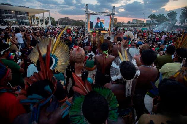 Indigenous groups participate in a sit-in to demonstrate against the Brazilian Government, at the Esplanade of the Ministries, in Brasilia, Brazil, 26 August 2021. About 6,000 indigenous people participate this week in Brasilia in a demonstration called Fight for life , scheduled to last 7 days, from August 22 to 28, in which they seek to express their rejection of the government of Jair Bolsonaro and that Congress and the Supreme Court discusses issues and projects of importance to their rights and territories. The indigenous sit-in in protest against Bolsonaro continues in Brasilia !ACHTUNG: NUR REDAKTIONELLE NUTZUNG!  Copyright: xJoedsonxAlvesx AME1020 20210826-2992de27f57b458e6ff4aac63d744c577d8c1c1b