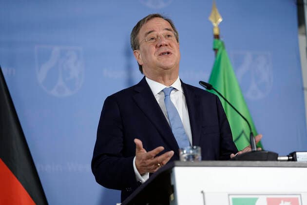 Staatskanzlei-NRW Pressekonferenz zum Wiederaufbau nach der Flutkatastrophe Aktuell, 27.08.2021, Duesseldorf, Armin Laschet Ministerpraesident von Nordrhein-Westfalen, CDU-Vorsitzender und Kanzlerkandidat im Portrait bei der Pressekonferenz zum Thema Wiederaufbau nach der Flutkatastrophe in Nordrhein-Westfalen in der Staatskanzlei in Duesseldorf Duesseldorf Nordrhein-Westfalen Deutschland