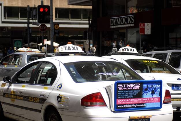 Taxi in Sydney, Australien, New South Wales, Sydney Taxi in Sydney, Australia, New South Wales, Sydney BLWS650700 *** Taxi in Sydney, Australia, New South Wales, Sydney Taxi in Sydney, Australia, New South Wales, Sydney BLWS650700 Copyright: xblickwinkel McPHOTO B.xLeitnerx