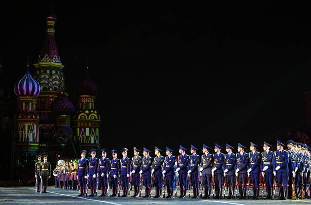 Russia Military Music Festival 6635225 27.08.2021 Members of the Honor Guard of the Belarusian Armed Forces perform during the opening ceremony of the Spasskaya Tower International Military Music Festival at the Red Square, in Moscow, Russia. Ramil Sitdikov Sputnik Moscow Russia  Copyright: xRamilxSitdikovx