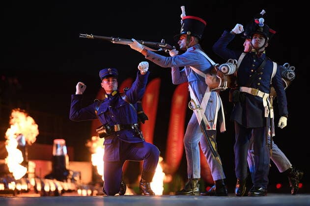 Russia Military Music Festival 6635218 27.08.2021 Members of the Historic Parades Platoon of the Hellenic General Staff perform during the opening ceremony of the Spasskaya Tower International Military Music Festival at the Red Square, in Moscow, Russia. Ramil Sitdikov Sputnik Moscow Russia  Copyright: xRamilxSitdikovx