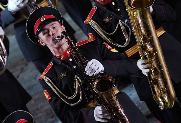 Russia Military Music Festival 6635307 27.08.2021 Members of Valery Khalilov Moscow Suvorov Military Music College band perform during the opening ceremony of the Spasskaya Tower International Military Music Festival at the Red Square, in Moscow, Russia. Vladimir Vyatkin Sputnik Moscow Russia  Copyright: xVladimirxVyatkinx