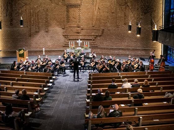Entertainment Themen der Woche KW34 Konzert des Bundesjugendzupforchesters in Hannover 37 junge Musikerinnen und Musiker des Bundesjugendzupforchesters spielten moderne und ältere Stücke in der Kirche St. Martin in Hannover-Linden unter Leitung der Dirigentin Lisa Hummel Copyright: xBerndxGüntherx