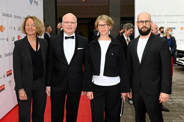 Jutta Krug, Dominik Wessely, Antje Boehmert und Philipp Käßbohrer bei der 57. Verleihung des Grimme Preises 2021 im Theater der Stadt Marl. Marl, 27.08.2021