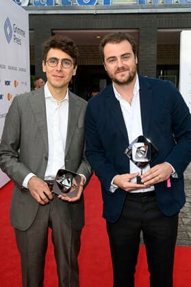 Pierre Dorac und Maxime Calligaro bei der 57. Verleihung des Grimme Preises 2021 im Theater der Stadt Marl. Marl, 27.08.2021