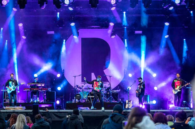 Revolverheld live beim Vor Deiner Tür Open Air im Steigerwaldstadion. Erfurt, 27.08.2021
