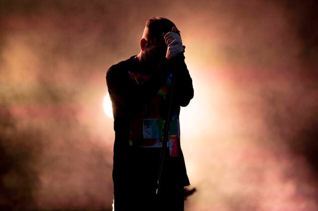 Johannes Strate von Revolverheld live beim Vor Deiner Tür Open Air im Steigerwaldstadion. Erfurt, 27.08.2021