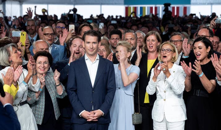Bilder des Jahres 2021, News 08 August News Themen der Woche KW34 News Bilder des Tages 20210828 39th Ordinary Federal Party Congress of OEVP ST. POELTEN, AUSTRIA - AUGUST 28: Federal Chancellor Sebastian Kurz (OEVP) when announcing the election result at the 39th Ordinary Federal Party Congress of OEVP at VAZ on August 28, 2021 in St. Poelten, Austria. ST. POELTEN, OESTERREICH - 28. AUGUST: Bundeskanzler Sebastian Kurz (OEVP) bei der Bekanntgabe des Wahlergebnisses beim 39. Ordentlichen Parteitags der OEVP im VAZ am 28. August 2021 in St. Poelten, Oesterreich. 210828_SEPA_32_050 Copyright: xMartinxJuenx SEPAxMedia