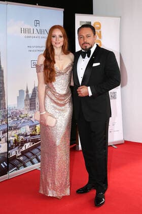 Barbara Meier und ihr Ehemann Klemens Hallmann bei der Europäischer Kulturpreis Gala Verleihung am 28.08.2021 im Opernhaus in Bonn Europäischer Kulturpreis Verleihung 2021 in Bonn