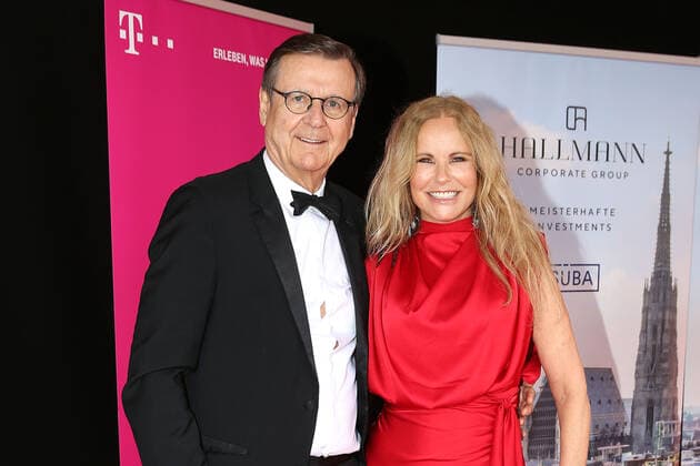 Katja Burkard und Hans Mahr bei der Europäischer Kulturpreis Gala Verleihung am 28.08.2021 im Opernhaus in Bonn Europäischer Kulturpreis Verleihung 2021 in Bonn