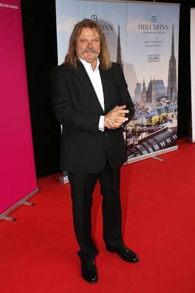 Leslie Mandoki bei der Europäischer Kulturpreis Gala Verleihung am 28.08.2021 im Opernhaus in Bonn Europäischer Kulturpreis Verleihung 2021 in Bonn