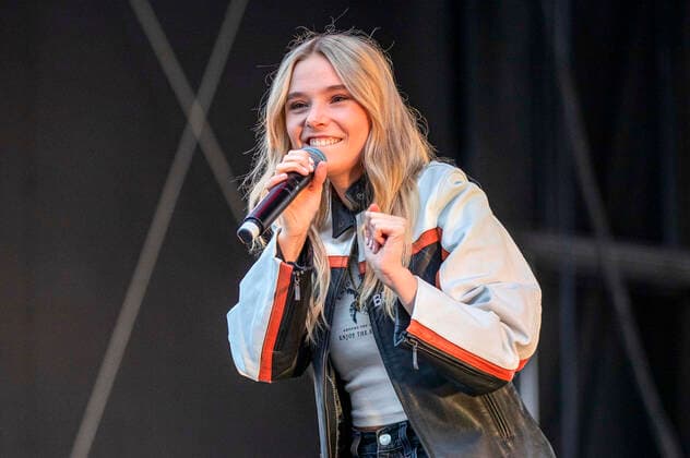 Esther Graf live beim Vor Deiner Tür Open Air im Steigerwaldstadion. Erfurt, 28.08.2021