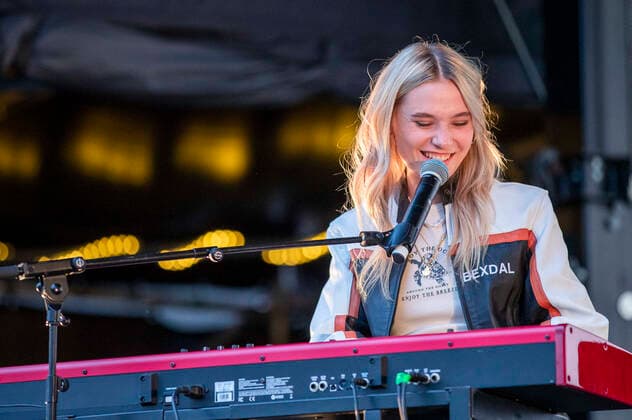 Esther Graf live beim Vor Deiner Tür Open Air im Steigerwaldstadion. Erfurt, 28.08.2021