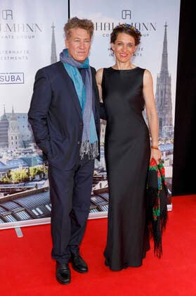 Tobias Moretti mit Ehefrau Julia Moretti bei der Europäischen Kulturpreisgala 2021 im Opernhaus. Bonn, 28.08.2021