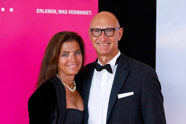 Timotheus Höttges mit Ehefrau Adriane bei der Europäischen Kulturpreisgala 2021 im Opernhaus. Bonn, 28.08.2021