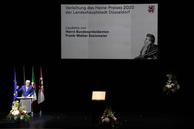 29.08.2021. Düsseldorf. Die Literaturwissenschaftlerin und Journalistin Dr. Rachel Salamander wird mit dem Heine-Preis 2020 der Landeshauptstadt Düsseldorf ausgezeichnet. Der Heine-Preis zählt zu den bedeutendsten Literatur- und Persönlichkeitspreisen in Deutschland und wird seit 1972 verliehen. Er ist mit 50.000 Euro dotiert. Zu den bisherigen Preisträgern zählen Carl Zuckmayer, Sebastian Haffner, Walter Jens, Max Frisch, Richard von Weizsäcker, Wolf Biermann, Hans Magnus Enzensberger, Elfriede Jelinek, Amos Oz und Jürgen Habermas. Die Laudatio hält Bundespräsident Frank-Walter Steinmeier. Düsseldorf Schauspielhaus Nordrhein-Westfalen Deutschland