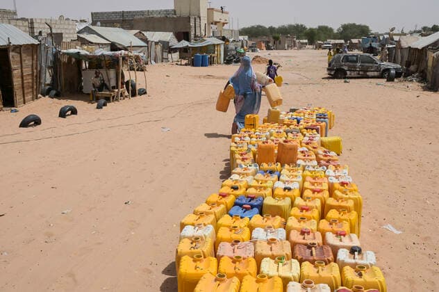 Mauretania, Nouakchott, water scarcity MAURETANIA, Nouakchott, slum, poor water supply *** MAURETANIEN, Nuakschott, Slum Gazara, mangelnde Wasserversorgung Nouakchott Mauretania