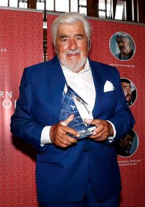 Bilder des Jahres 2021, Entertainment 08 August Entertainment Themen der Woche KW34 Mario Adorf bei der Gala Verleihung Ehrenpreis fuer Mario Adorf im China Club Berlin. *** Mario Adorf at the gala award ceremony for Mario Adorf at the China Club Berlin