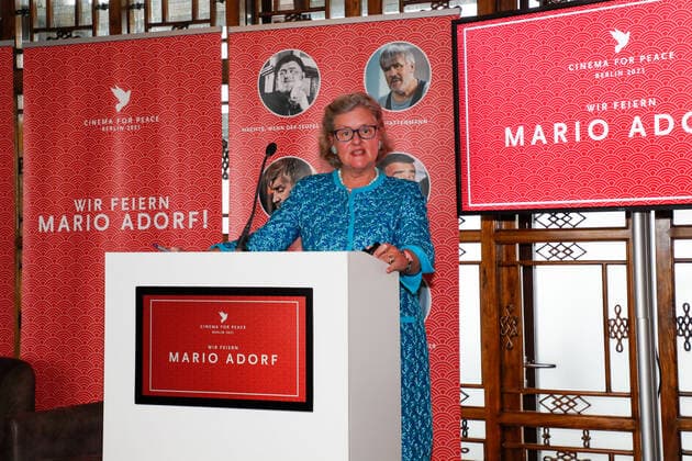 Christiane Gräfin zu Rantzau bei der Gala Verleihung Ehrenpreis fuer Mario Adorf im China Club Berlin.