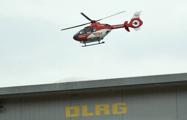 Badeunfall im Freibad 27.07.2021 Lampertheim Badeunfall im Freibad *** Bathing accident in open-air swimming pool 27 07 2021 Lampertheim Bathing accident in open-air swimming pool TG2021-0363