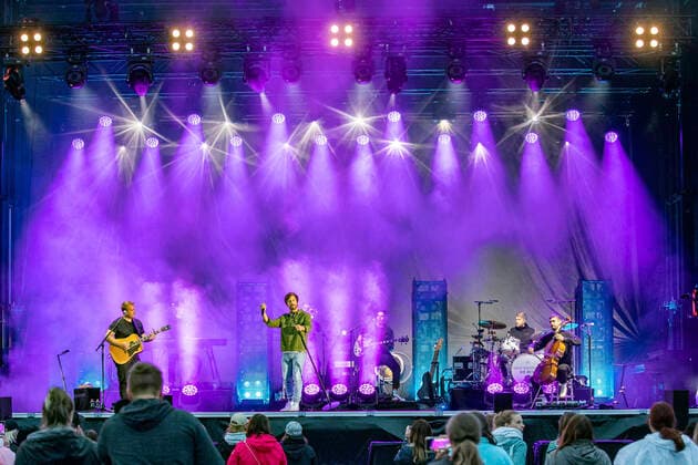 Max Giesinger live beim Vor Deiner Tür Open Air im Steigerwaldstadion. Erfurt, 29.08.2021