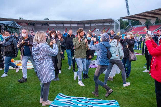 Max Giesinger live beim Vor Deiner Tür Open Air im Steigerwaldstadion. Erfurt, 29.08.2021