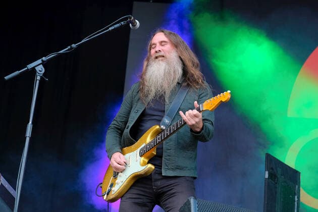 August 29, 2021, Portsmouth, Hampshire, United Kingdom: Liam Sean Skin Tyson, lead guitarist with English Indie alternative rock band Cast performs live on stage at Victorious Festival in Portsmouth. Portsmouth United Kingdom - ZUMAs197 20210829_zaa_s197_351 Copyright: xDawnxFletcher-Parkx