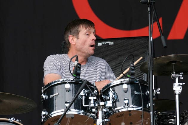 August 29, 2021, Portsmouth, Hampshire, United Kingdom: Keith O Neill, drummer with English Indie alternative rock band Cast performs live on stage at Victorious Festival in Portsmouth. Portsmouth United Kingdom - ZUMAs197 20210829_zaa_s197_361 Copyright: xDawnxFletcher-Parkx