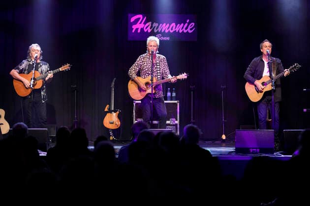 Peter Howarth, Pete Lincoln und Mick Wilson von der Band Frontm3n live in der Harmonie Bonn. Bonn, 30.08.2021