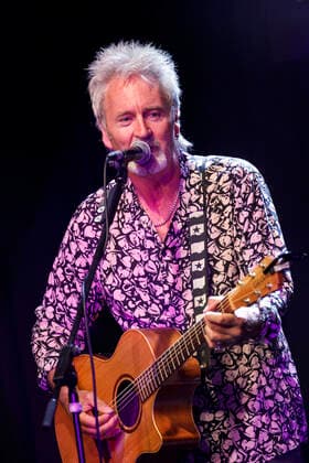 Pete Lincoln von der Band Frontm3n live in der Harmonie Bonn. Bonn, 30.08.2021