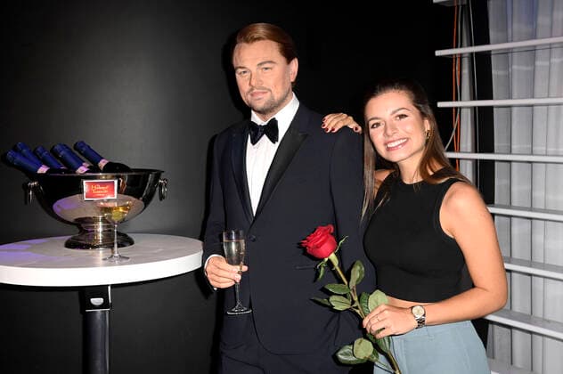 Bilder des Jahres 2021, Entertainment 08 August Entertainment Themen der Woche KW35 Entertainment Bilder des Tages Maxime Herbord bei der Enthüllung der Wachsfigur von Leonardo DiCaprio im Madame Tussauds. Berlin, 31.08.2021 *** Maxime Herbord at the unveiling of the wax figure of Leonardo DiCaprio at Madame Tussauds Berlin, 31 08 2021 Foto:xF.xKernx xFuturexImage