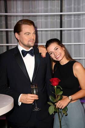 Maxime Herbord bei der Enthüllung der Wachsfigur von Leonardo DiCaprio im Madame Tussauds. Berlin, 31.08.2021