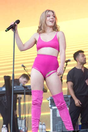 Becky Hill performs on Main Stage West during day 2 of Reading Festival 2021 at Richfield Avenue in Reading, Berkshire. AUGUST 27th 2021  DFLx21486